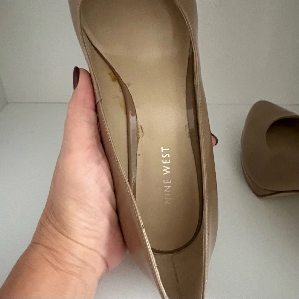 Nine West Women’s Beige Patent Leather Pumps Size 8 – Like New